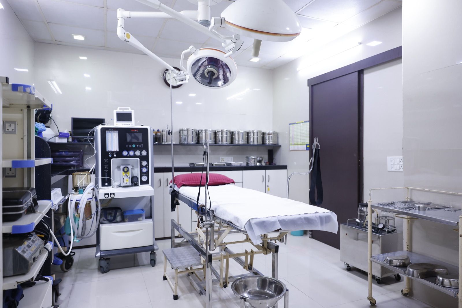 Aashirwad Hospital on its quiet lane in Lokhandwala Complex